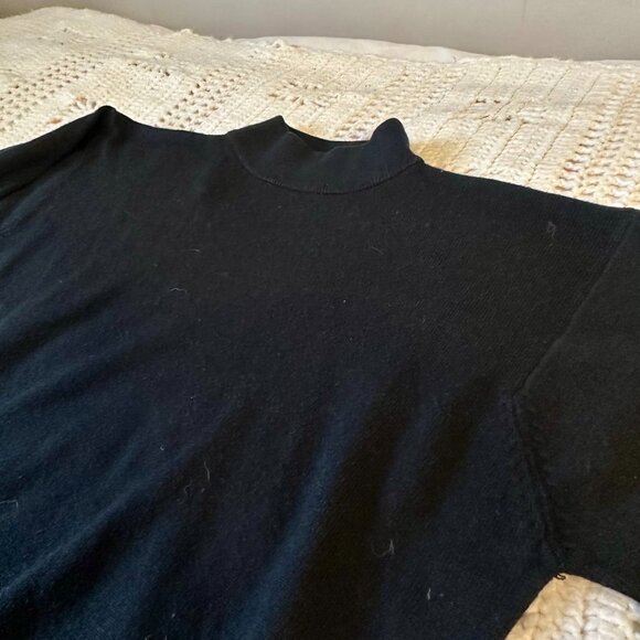 100% Acrylic Long Sleeve Lightweight Sweater - Picture 2 of 6